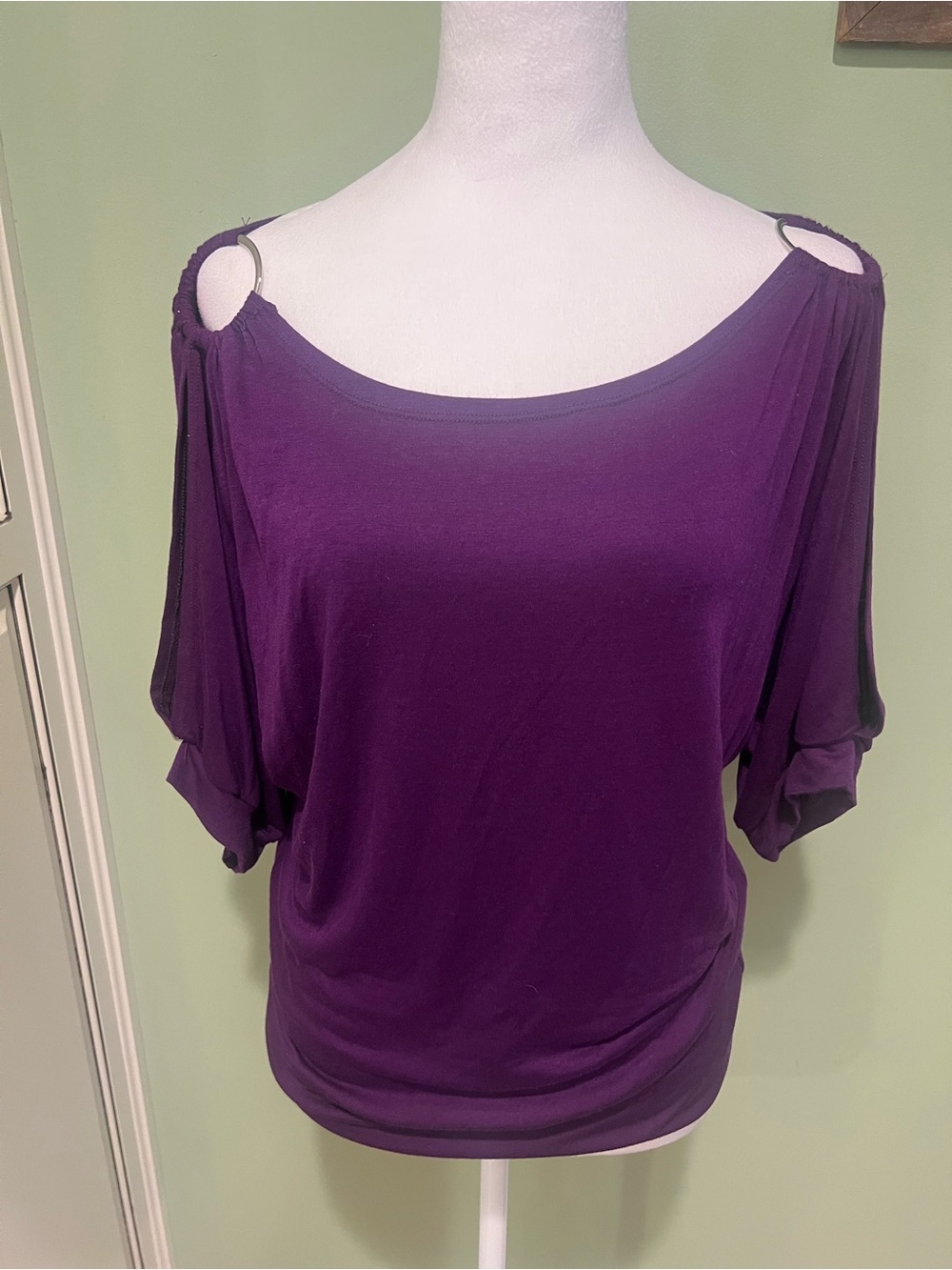 NWT Women’s Purple Cold-Shoulder Knit Top
